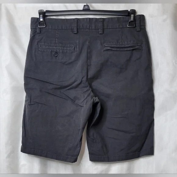 Old Navy Ultimate Slim shorts, built-in flex - Picture 2 of 4